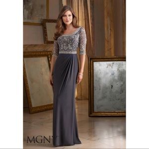 GORGEOUS Emerald Gown!!💚✨ MGNY by Mori Lee